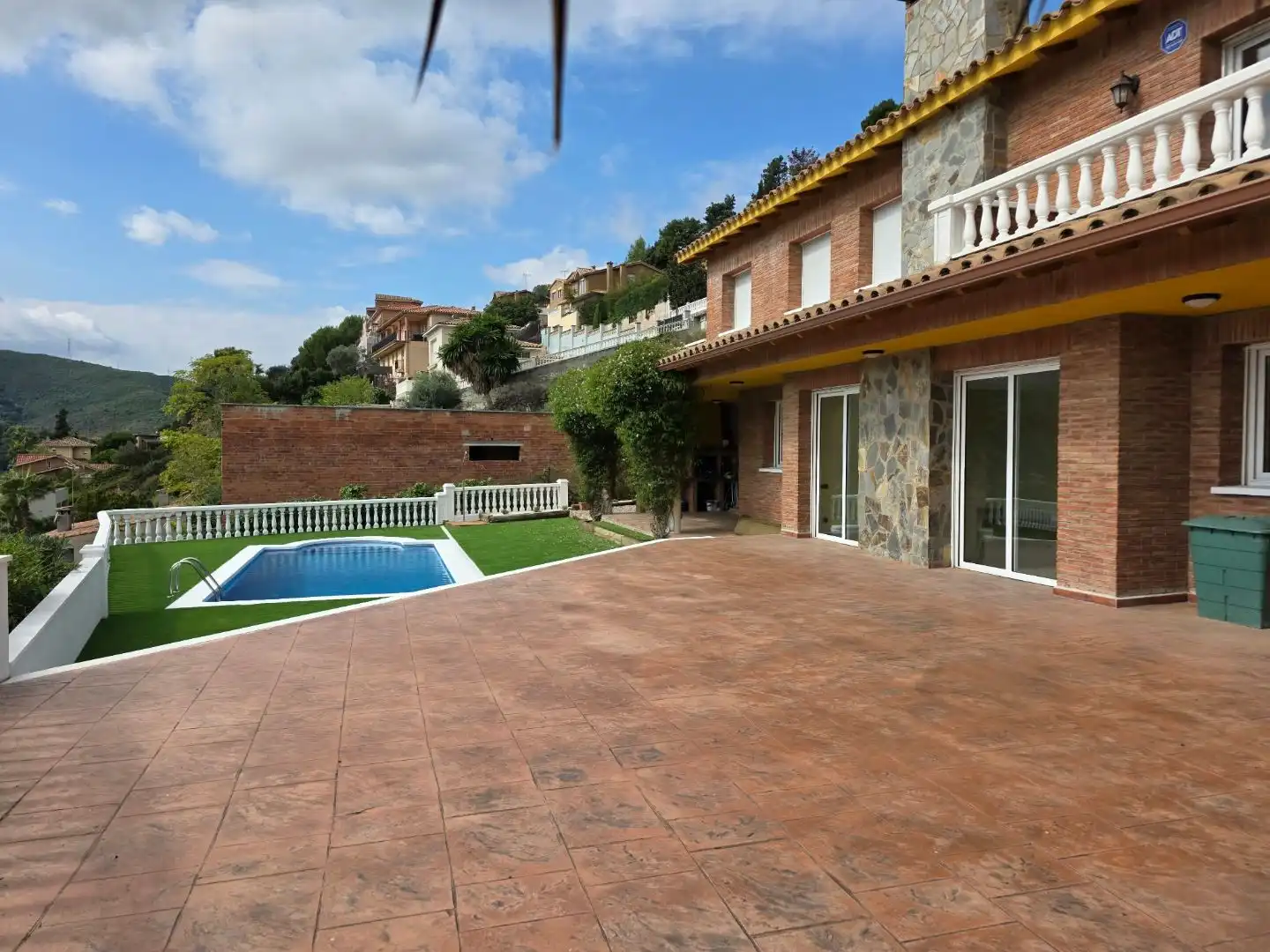 Terrasse von Haus oder Chalet zur Miete in Sant Fost de Campsentelles mit Terrasse, Schwimmbad und Balkon