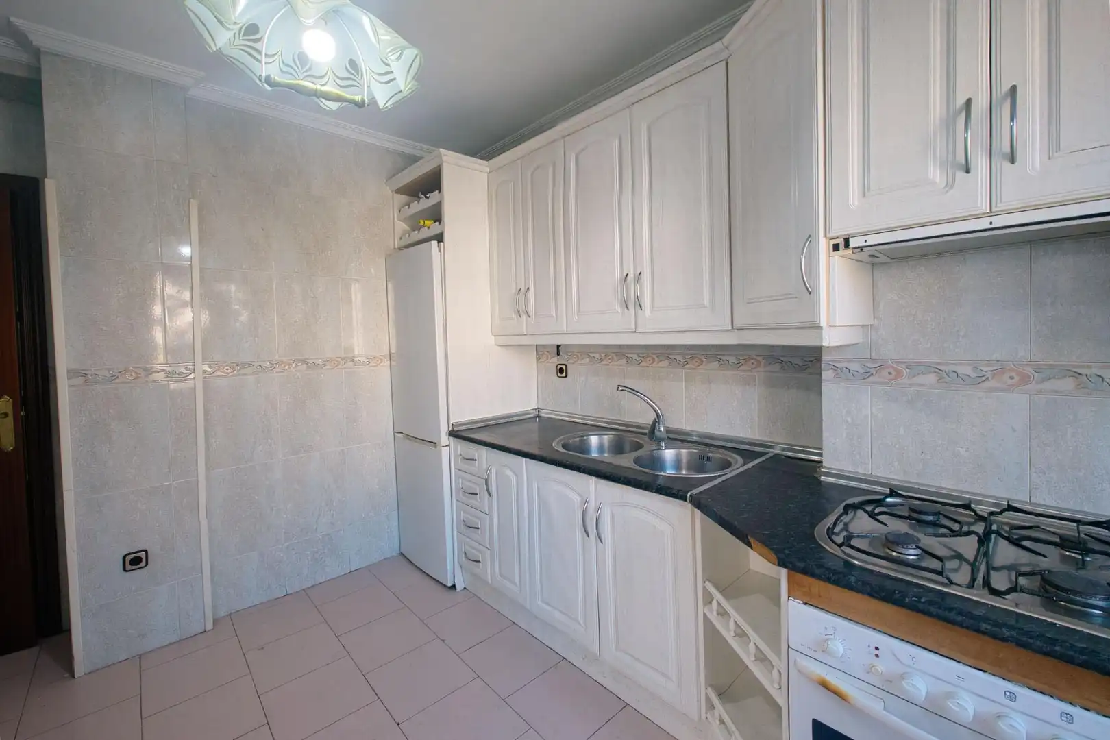 Kitchen of Flat for sale in Jaén