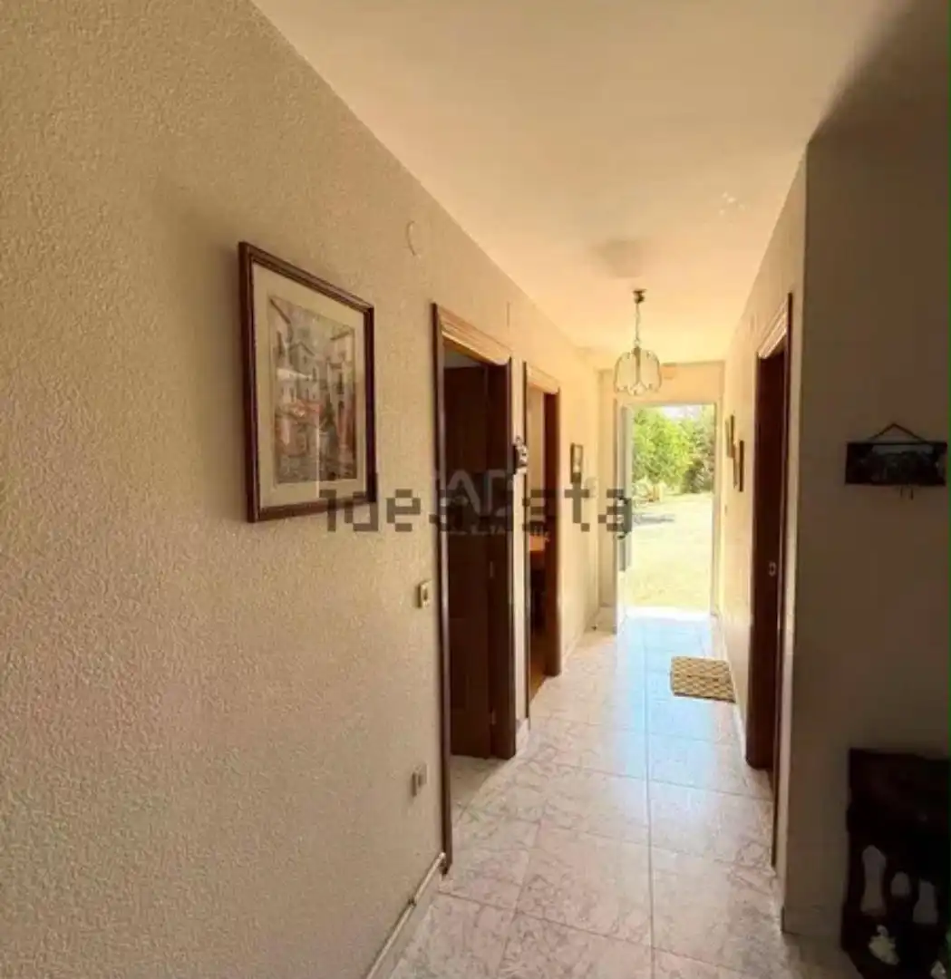Casa adosada en venda en Villamañán amb Calefacció i Moblat