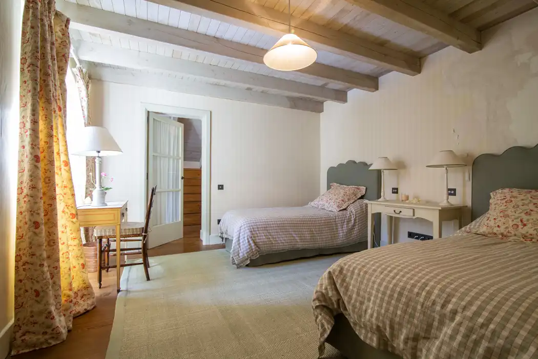 Dormitori de Casa o xalet en venda en Naut Aran amb Calefacció, Jardí privat i Parquet