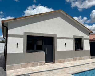 Exterior view of House or chalet for sale in Las Ventas de Retamosa  with Swimming Pool