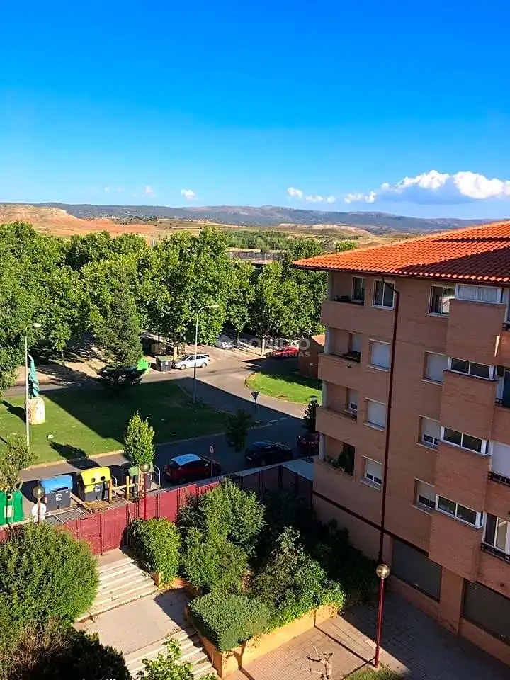 Flat with terrace to rent in Avenida de Sagunto, imagen 2
