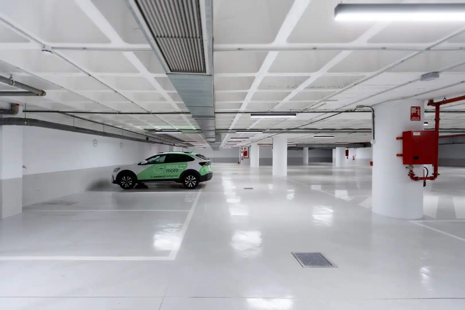 Parking of Garage for rent in Madrid  with Alarm