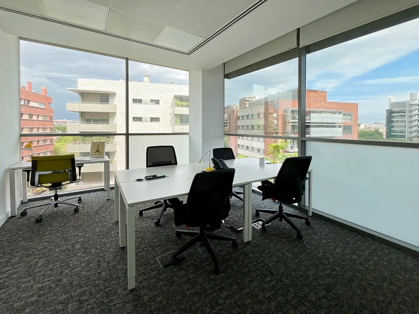 Büro zur Miete in Barcelona mit Klimaanlage, Heizung und Möbliert