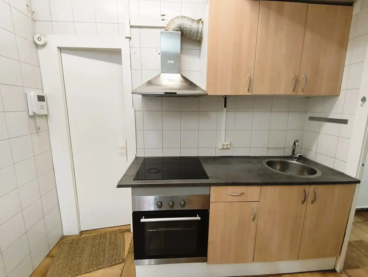 Cuina de Pis de lloguer en Barcelona amb Aire condicionat, Parquet i Balcó