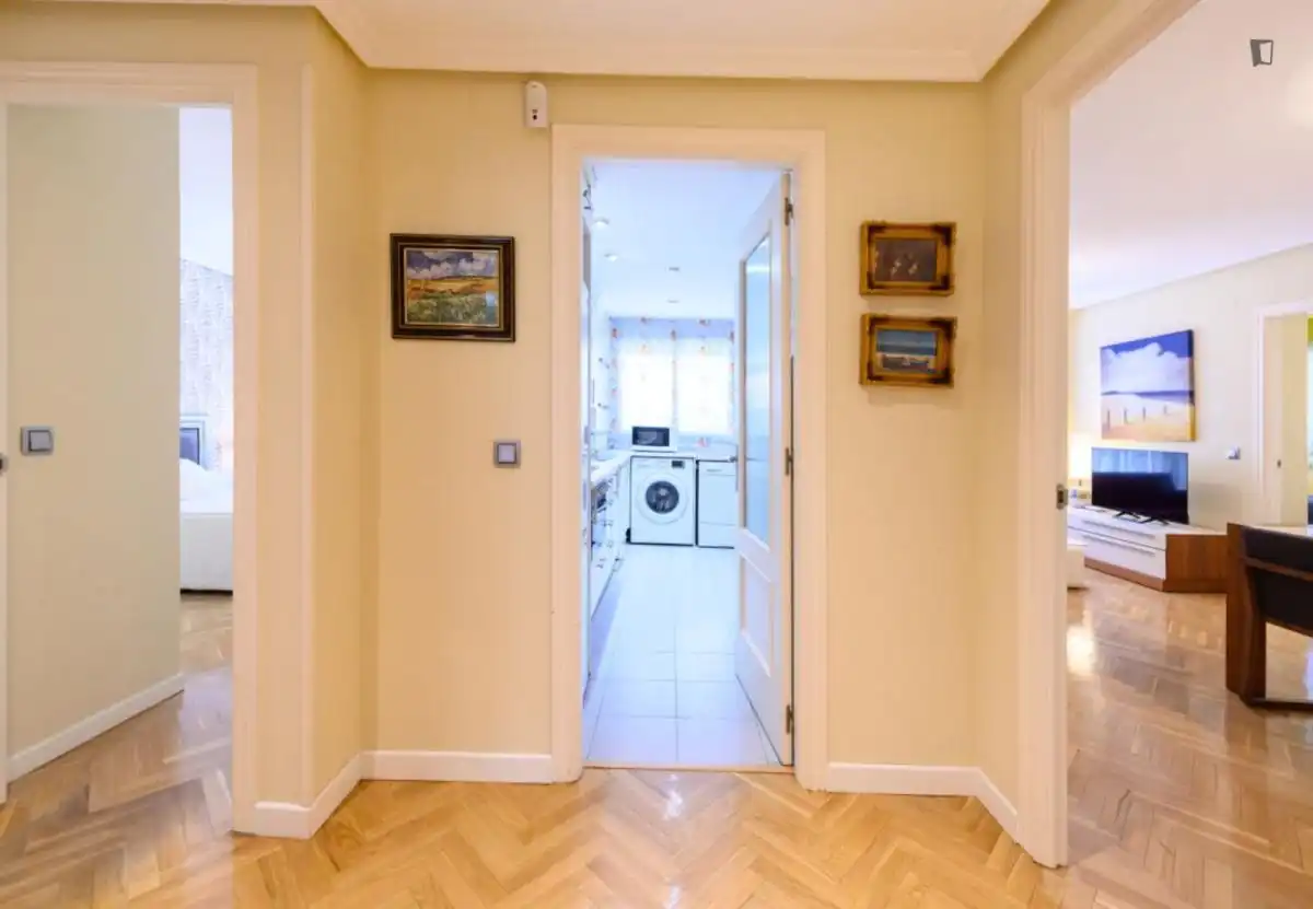 Apartments for rent in Madrid  with Air Conditioner, Heating and Furnished