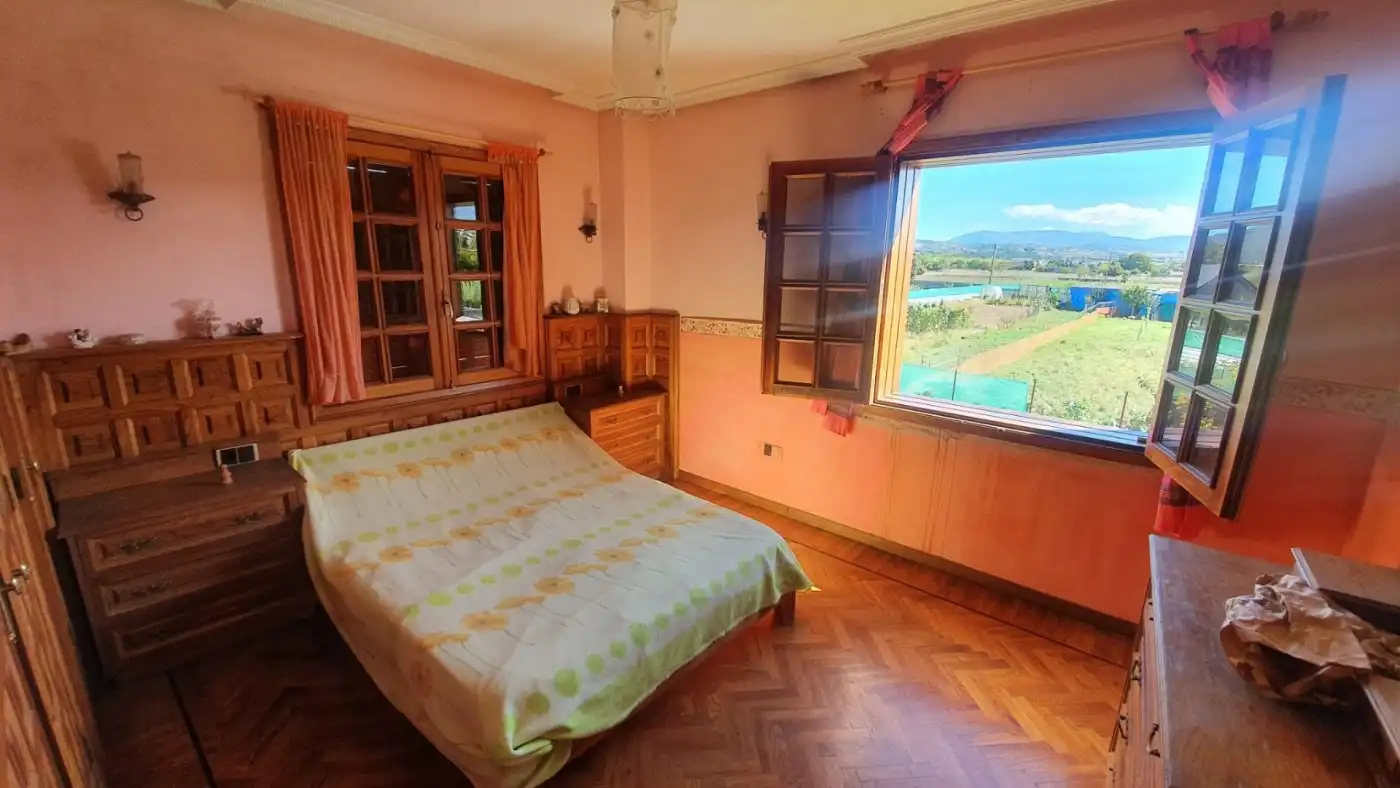 Dormitori de Casa o xalet en venda en Ponferrada amb Calefacció, Jardí privat i Terrassa