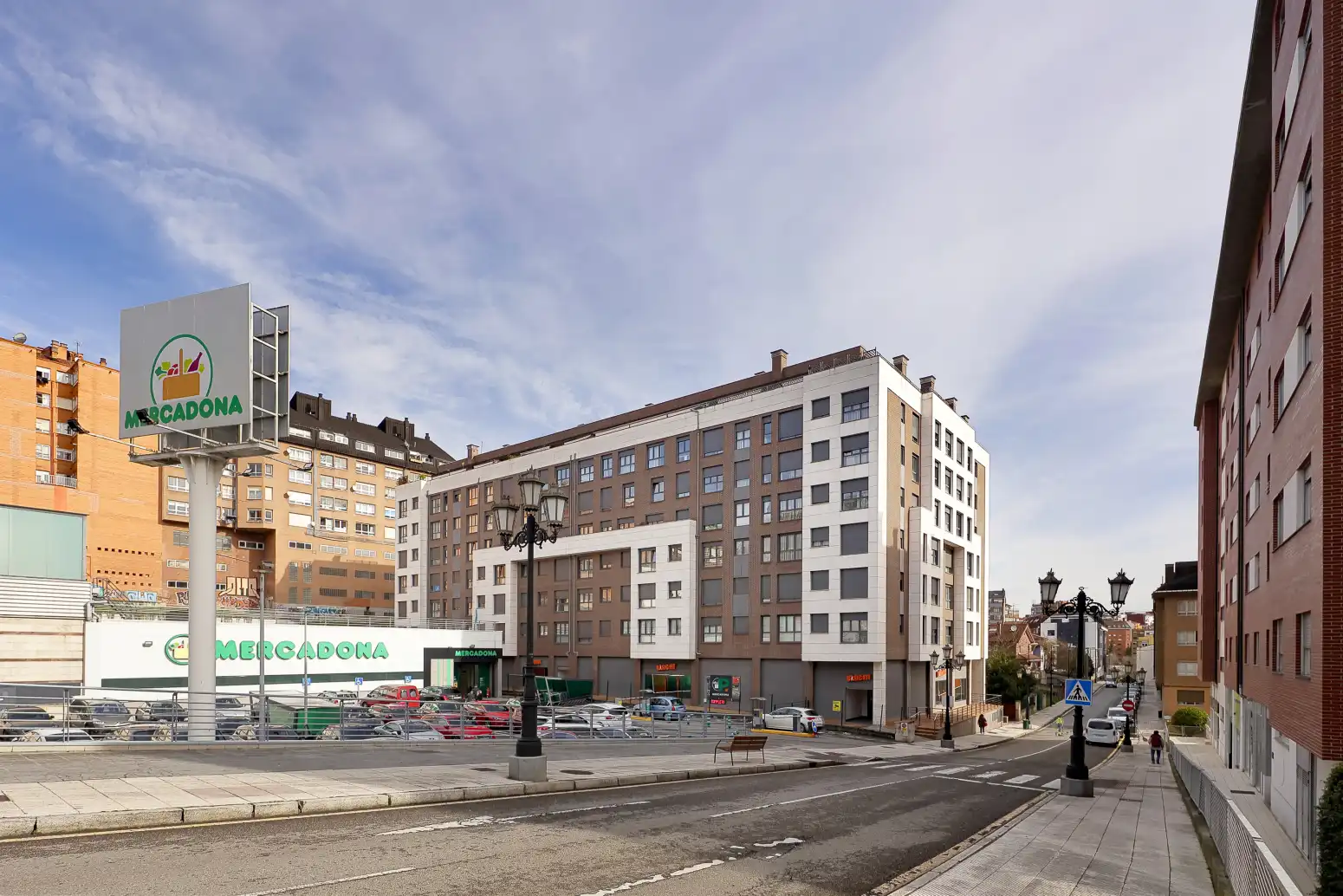 Vista exterior de Ático en venta en Oviedo  con Calefacción, Terraza y Trastero