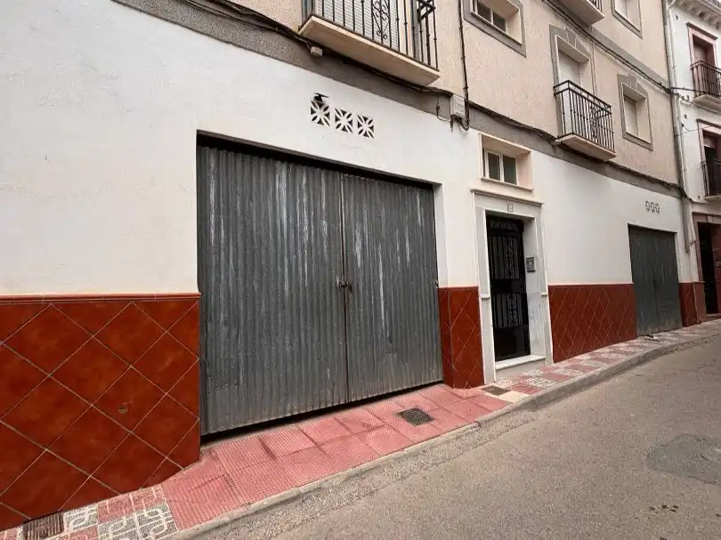 Vista exterior de Local en venta en Algarinejo