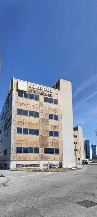 Oficina en venda a Estación - Los Manantiales