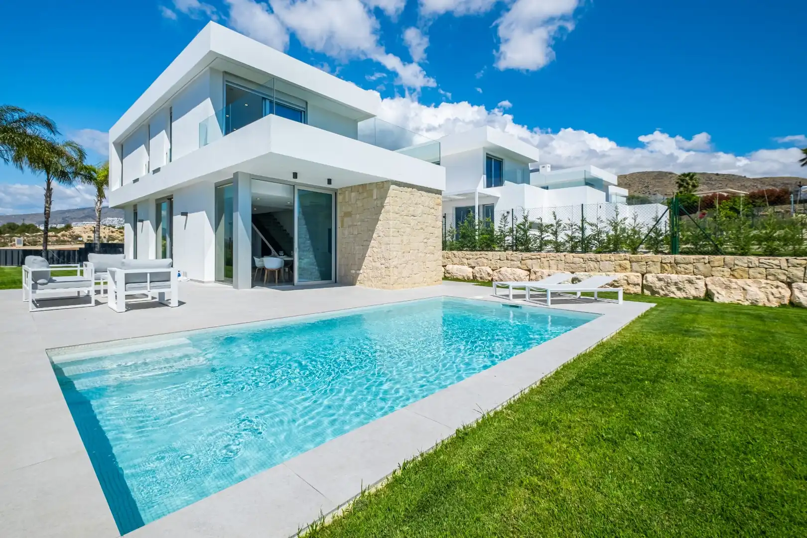 Casa amb piscina en venda a Golf Bahía