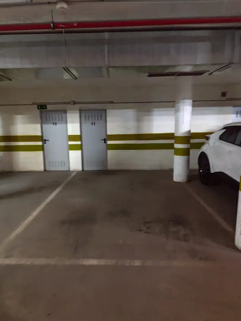 Parkplatz von Wohnung zur Miete in San Fernando mit Klimaanlage, Möbliert und Ofen