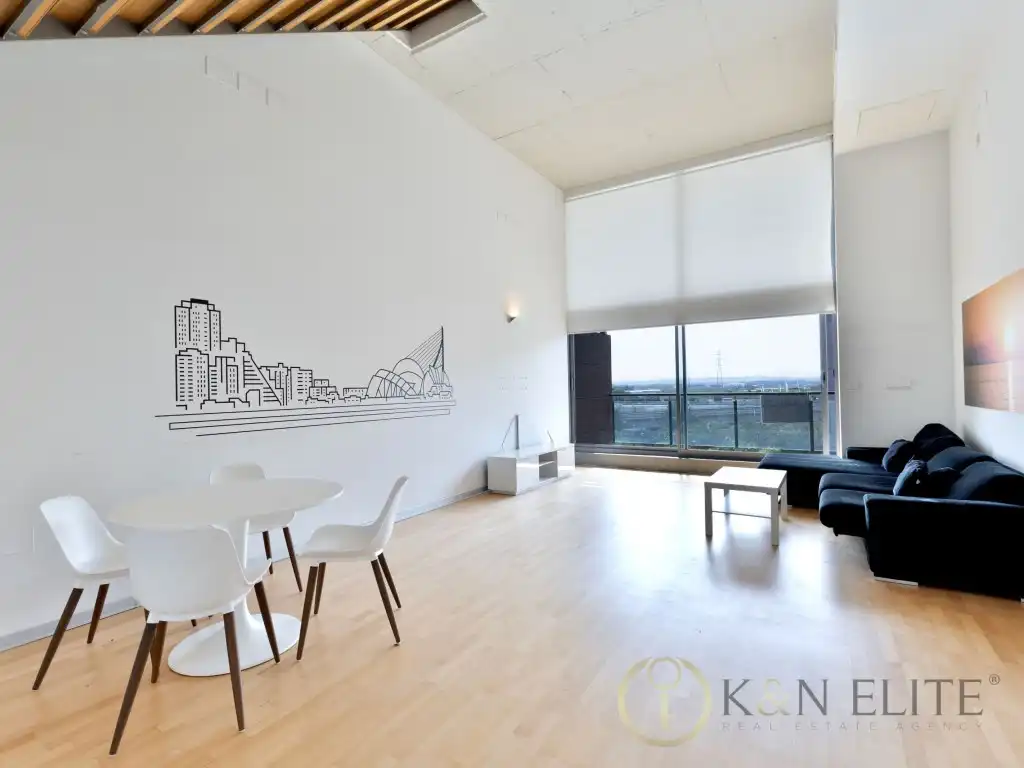 Loft zur Miete in Calle Cruz Roja, Barrio de la Luz