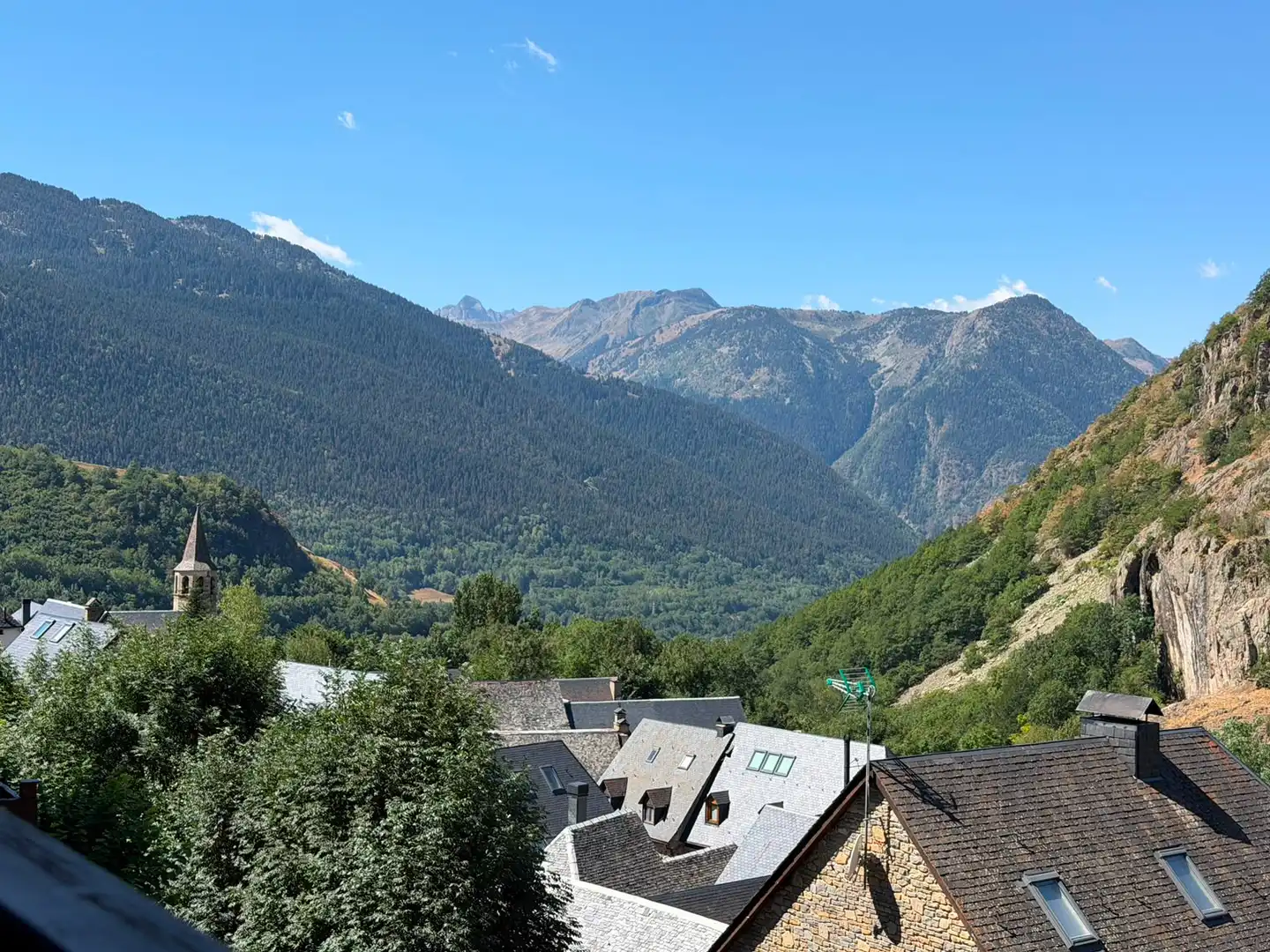 Vista exterior de Dúplex en venda en Naut Aran amb Calefacció, Parquet i Moblat