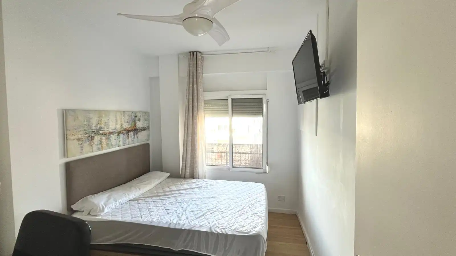 Bedroom of Flat for rent in Valencia  with Furnished, Oven and Washing machine