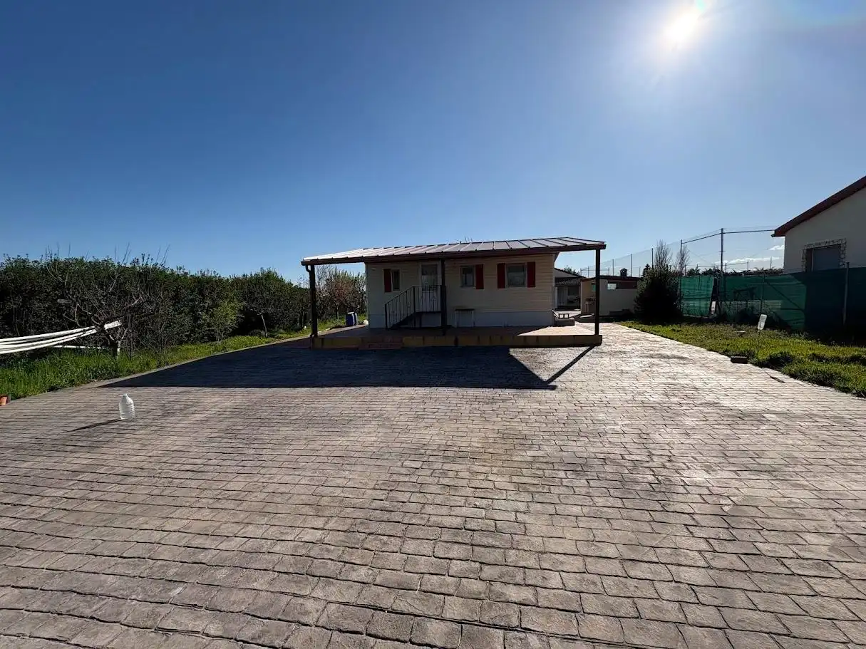 Vista exterior de Finca rústica en venta en Cubillas de Santa Marta con Calefacción, Jardín privado y Terraza