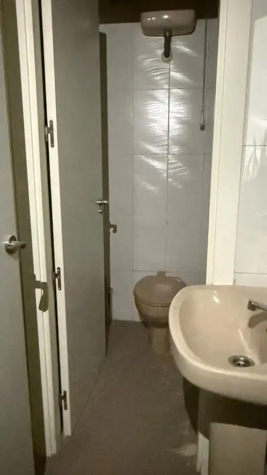 Badezimmer von Geschaftsraum zum Verkauf in Leganés mit Klimaanlage