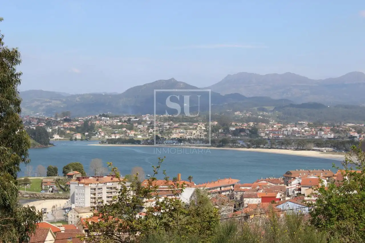 Vista exterior de Casa o xalet en venda en Baiona amb Calefacció, Jardí privat i Terrassa
