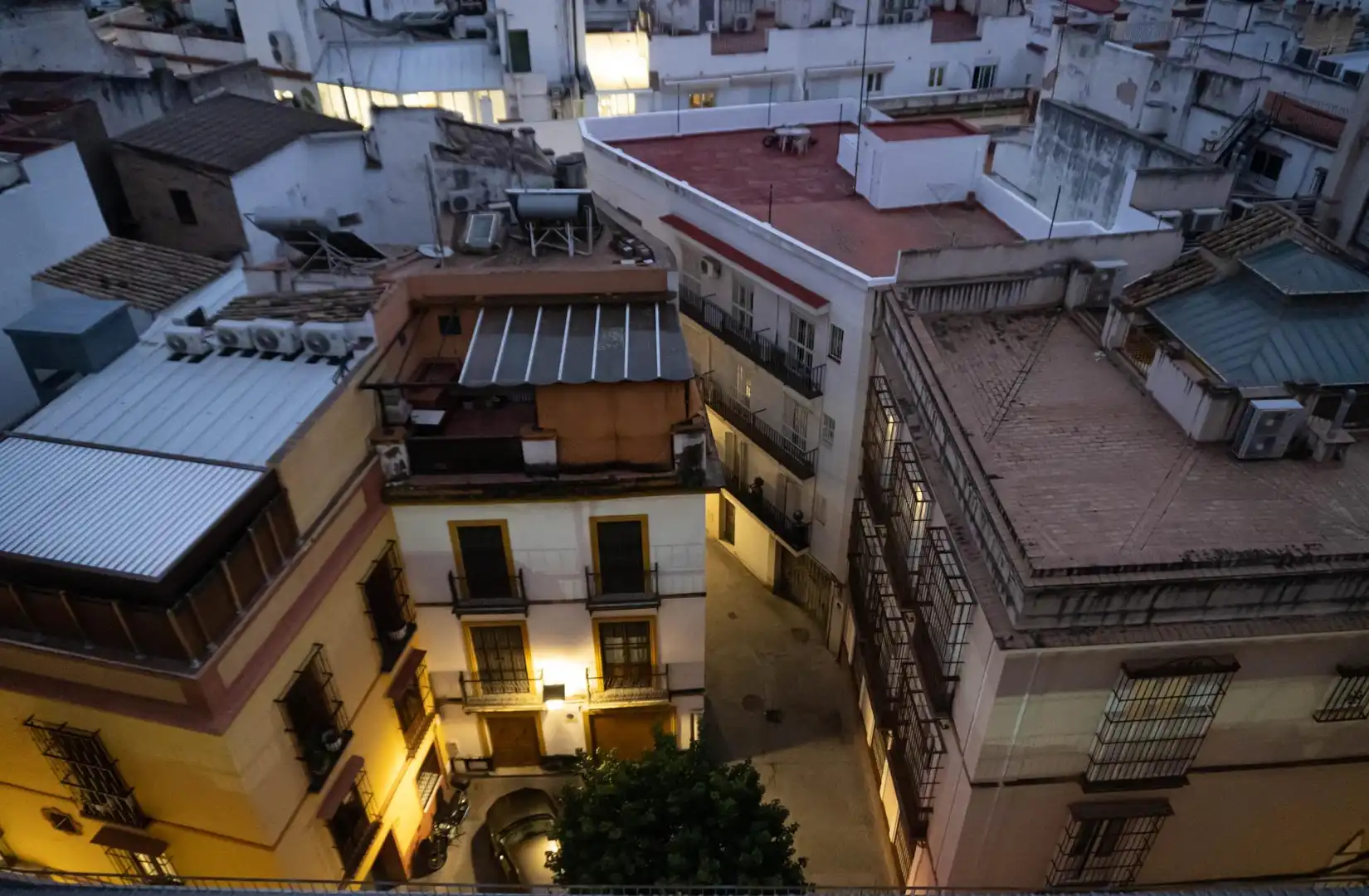 Exterior view of Flat for rent in Sevilla  with Air Conditioner and Heating