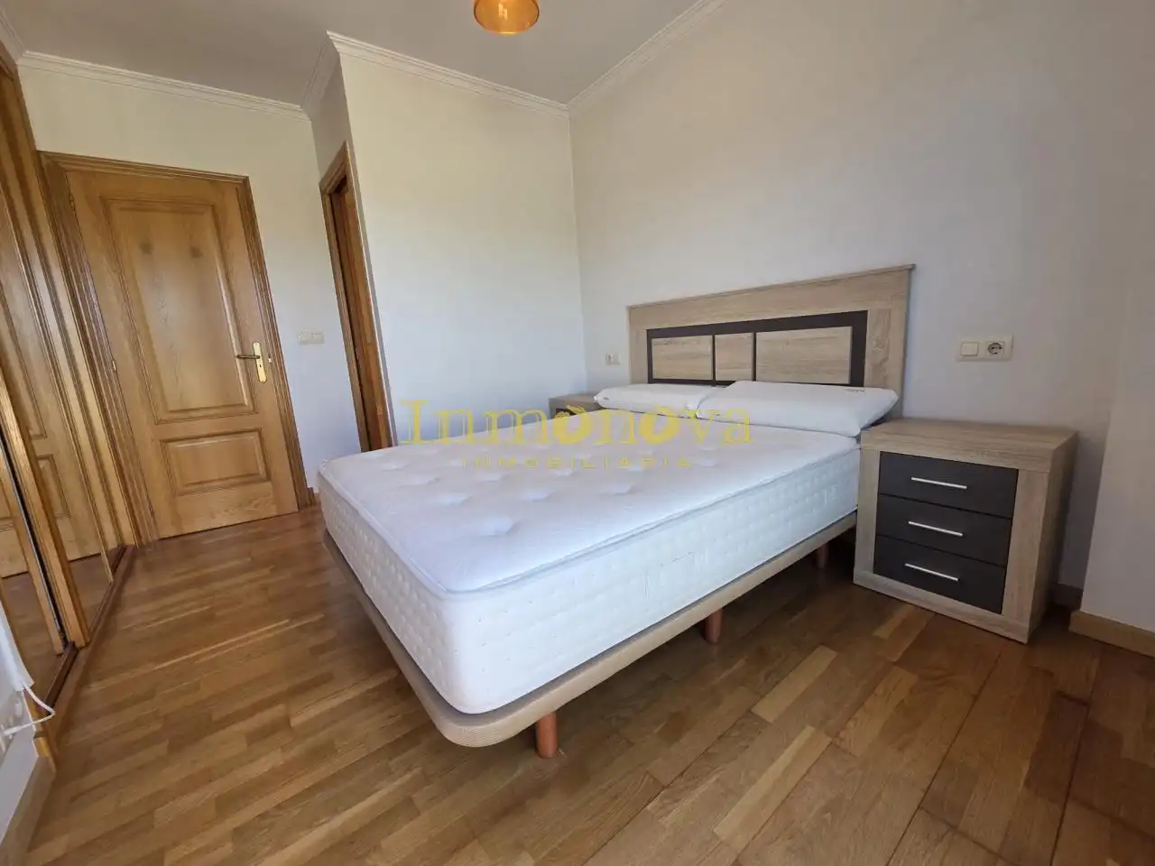 Schlafzimmer von Dachboden zur Miete in Salvaterra de Miño mit Heizung, Terrasse und Abstellraum