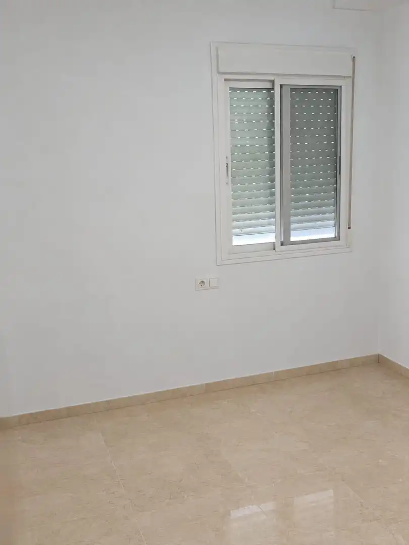 Schlafzimmer von Wohnung zur Miete in Alcalá del Río mit Klimaanlage, Terrasse und Balkon