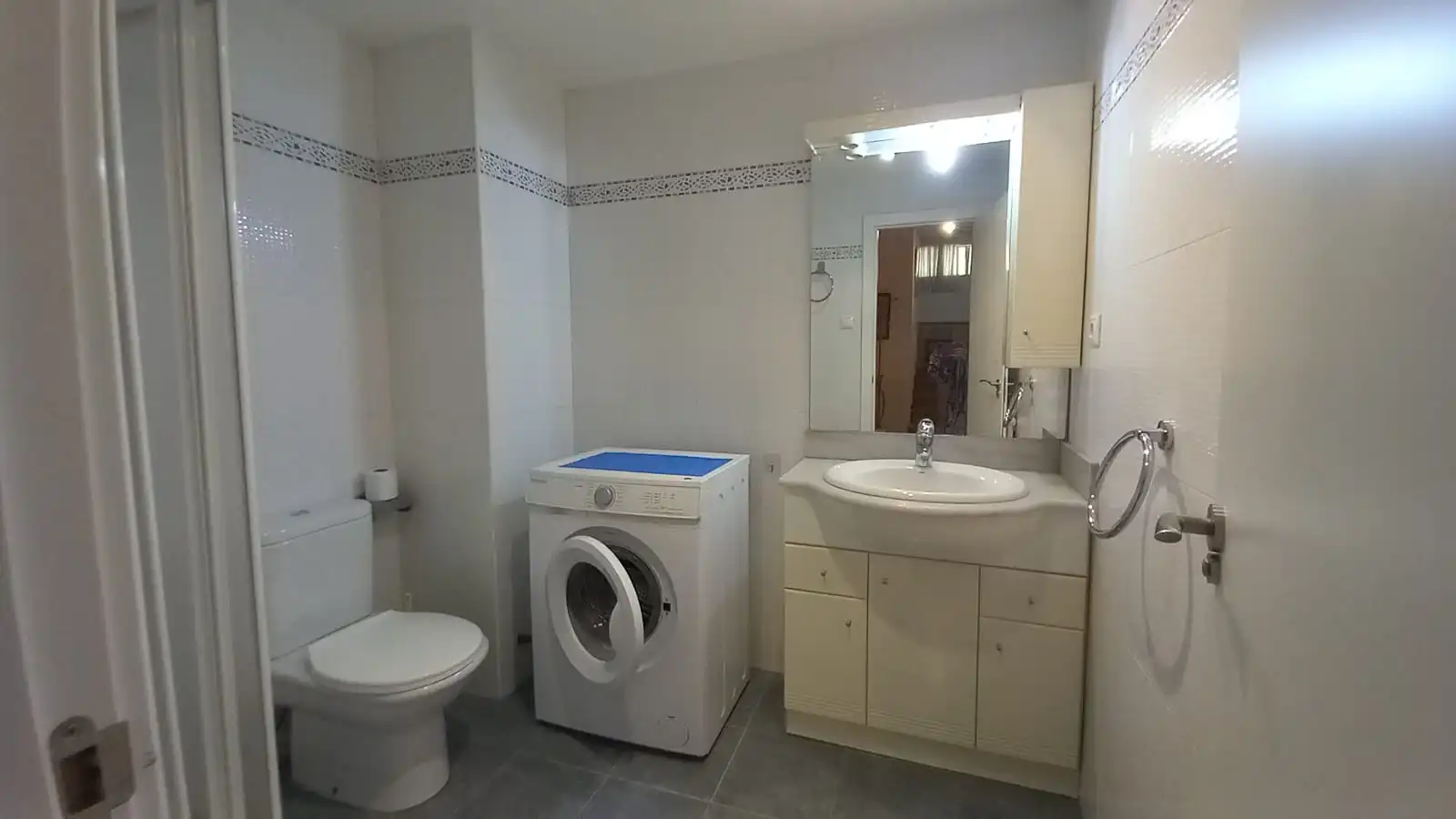 Baño de Estudio de alquiler en Zaragoza con Calefacción, Amueblado y Horno