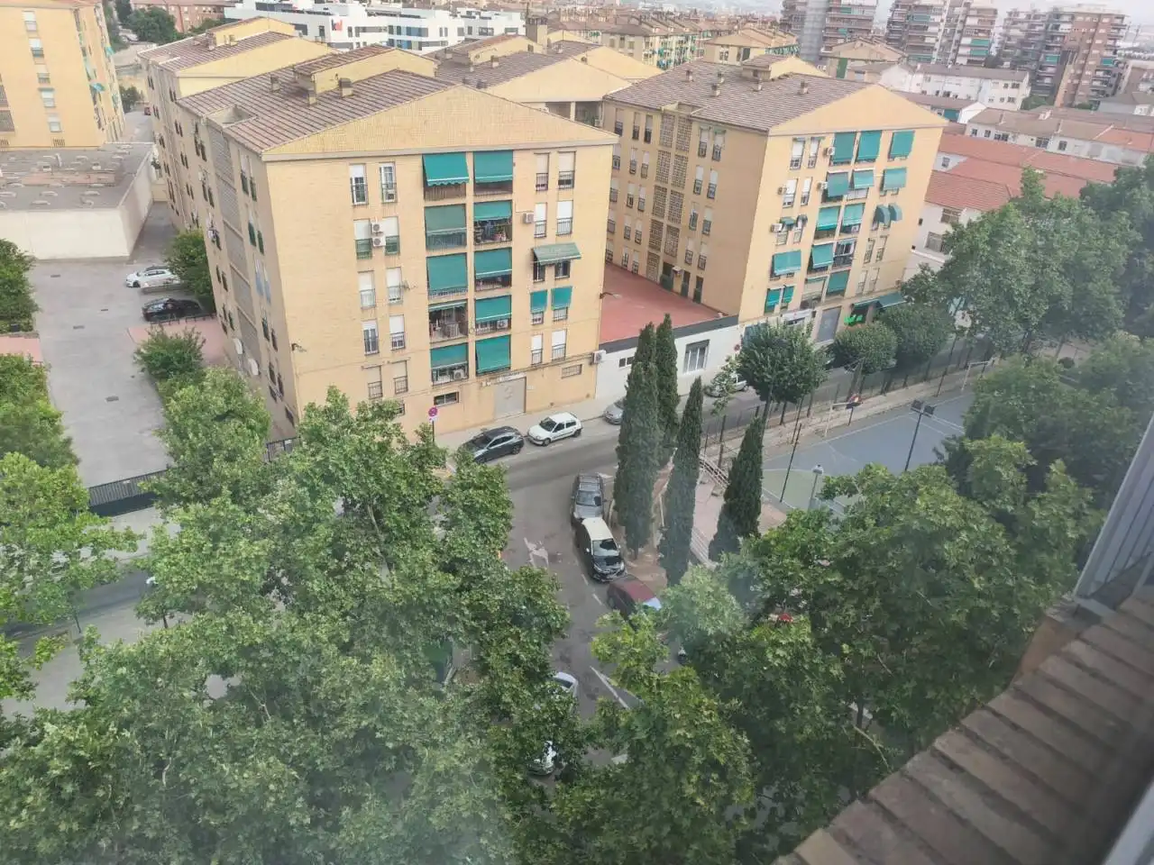 Vista exterior de Pis en venda en Granada amb Terrassa
