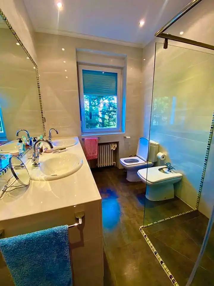 Bathroom of Houses for sale in Torrelavega   with Private garden, Parquet flooring and Terrace