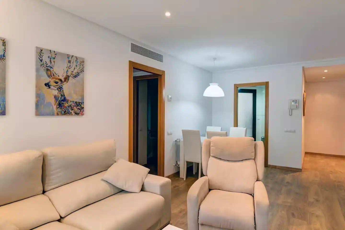 Flat for rent in Calle Santa Ángela de la Cruz, Encarnación - Regina