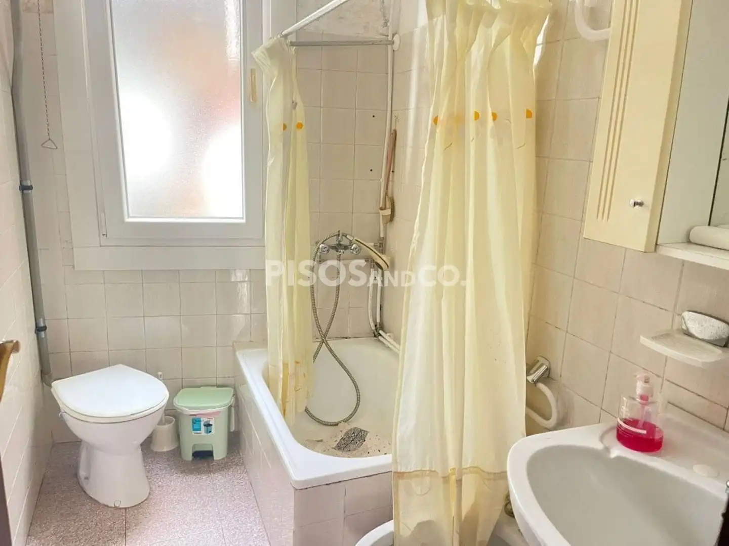 Bany de Casa o xalet en venda en A Coruña Capital  amb Calefacció i Moblat