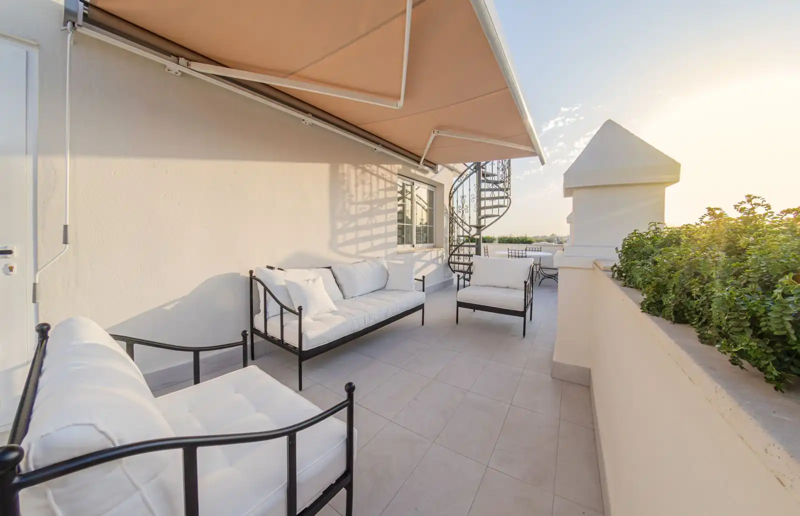 Terrasse von Dachboden zur Miete in Marbella mit Klimaanlage, Möbliert und Fernseher