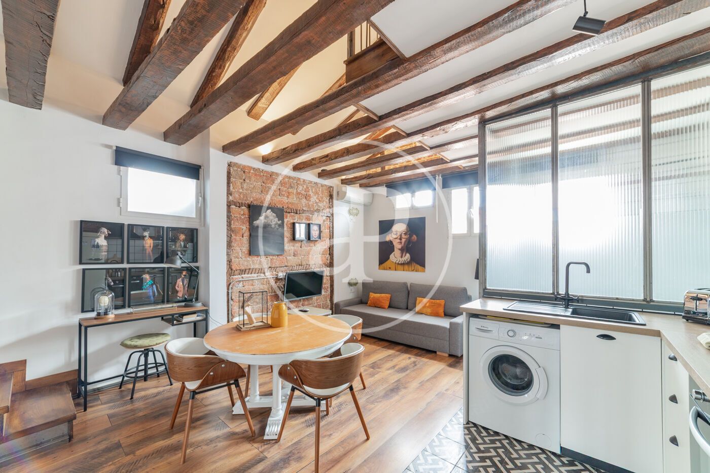 Sala d'estar de Àtic de lloguer en  Madrid Capital amb Aire condicionat, Calefacció i Moblat