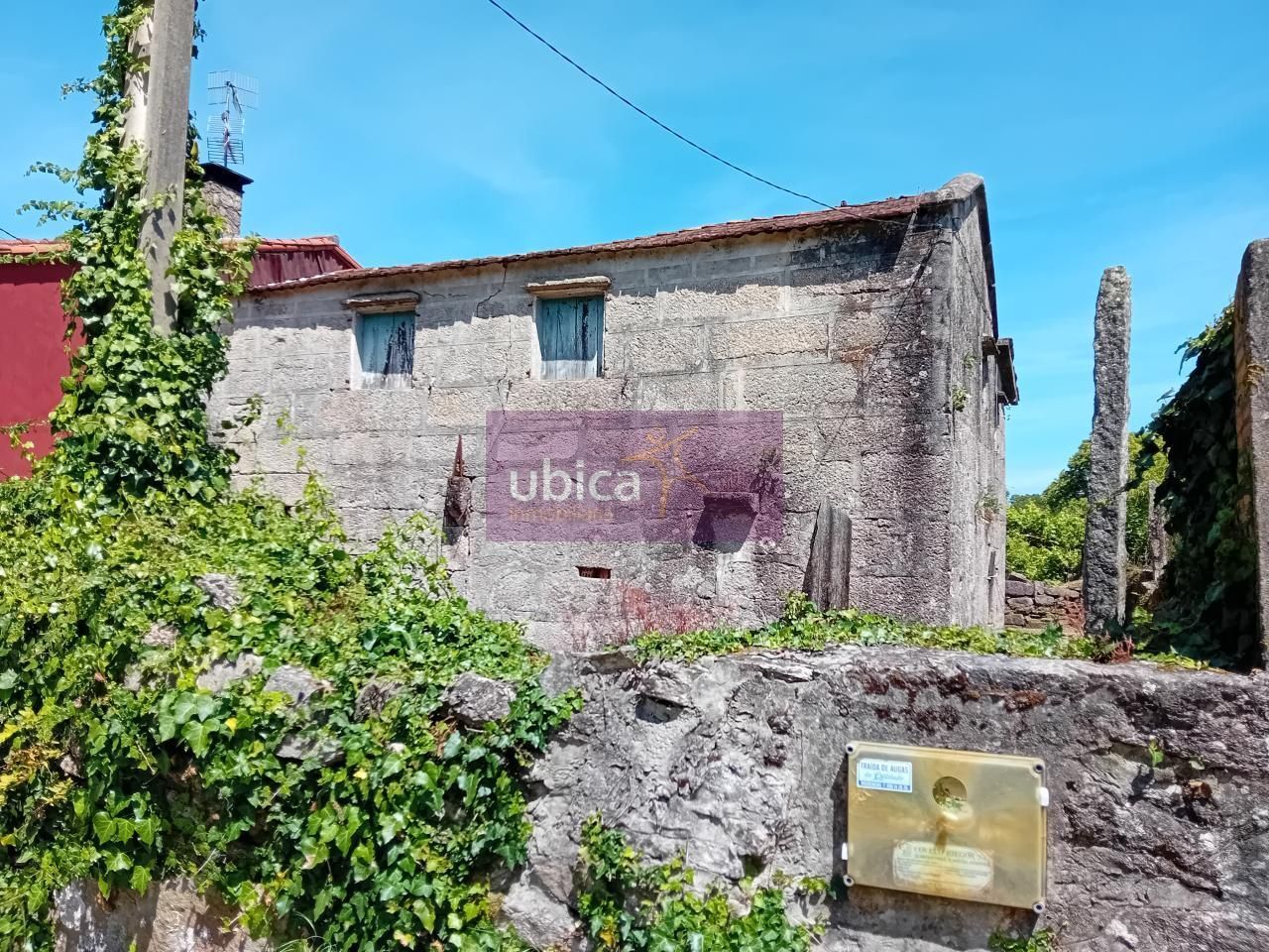Vista exterior de Casa adosada en venda en Ponteareas amb Jardí privat i Terrassa