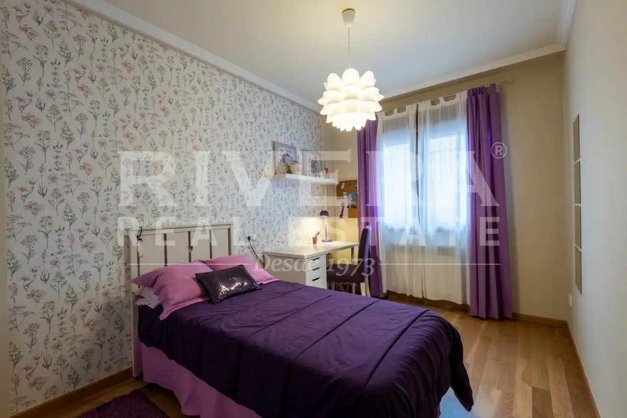 Habitación de Casa o chalet en venta en Sanxenxo con Calefacción, Jardín privado y Parquet