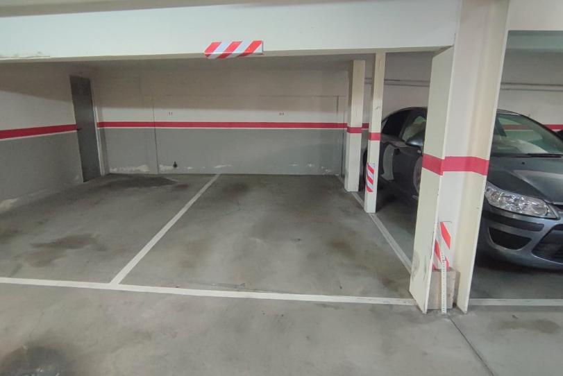 Foto 1 de Garatge en venda a Calle Jardín, Valdemorillo pueblo, Madrid