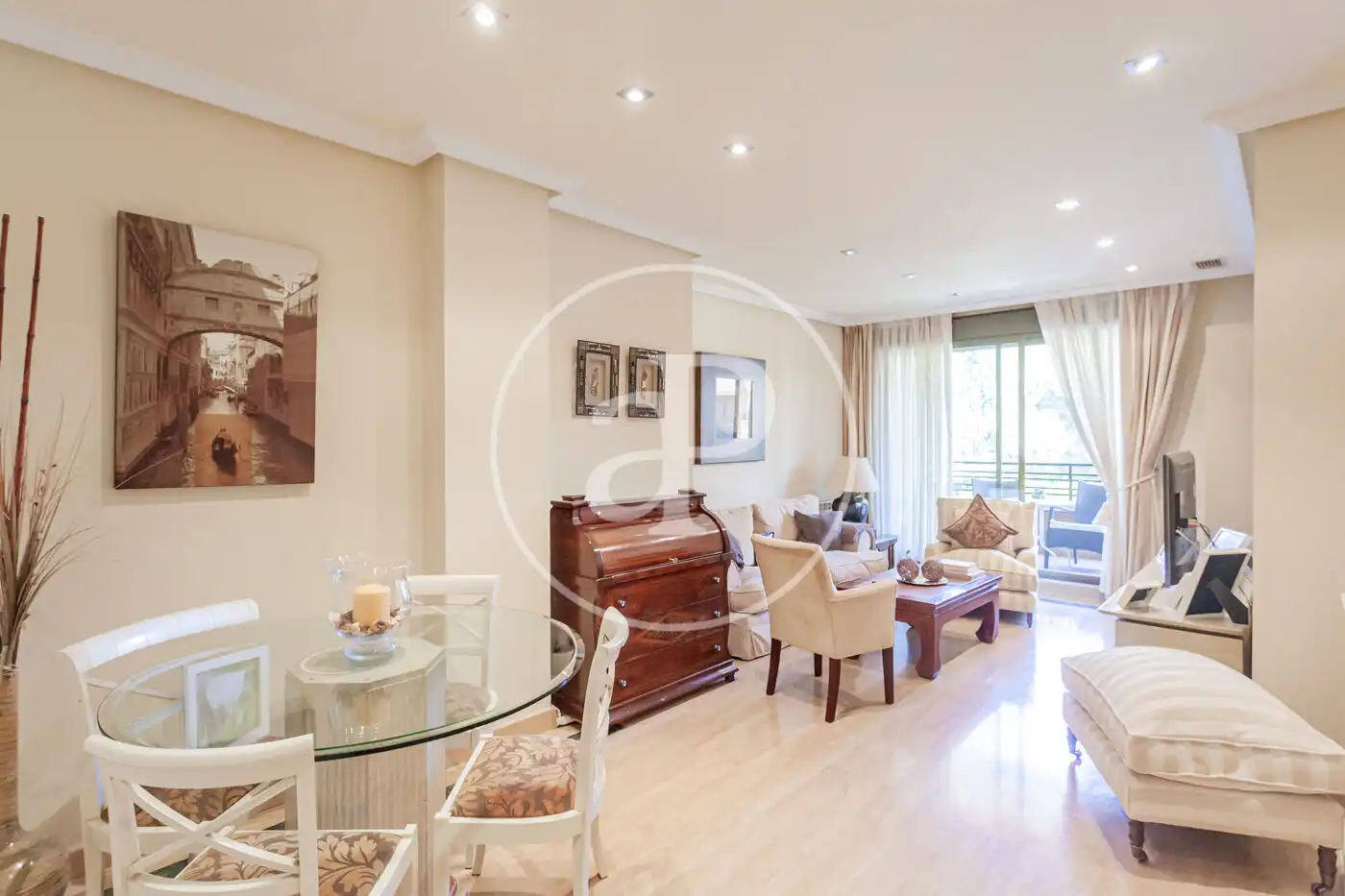 Wohnzimmer von Wohnung zum Verkauf in Majadahonda mit Klimaanlage, Heizung und Privatgarten