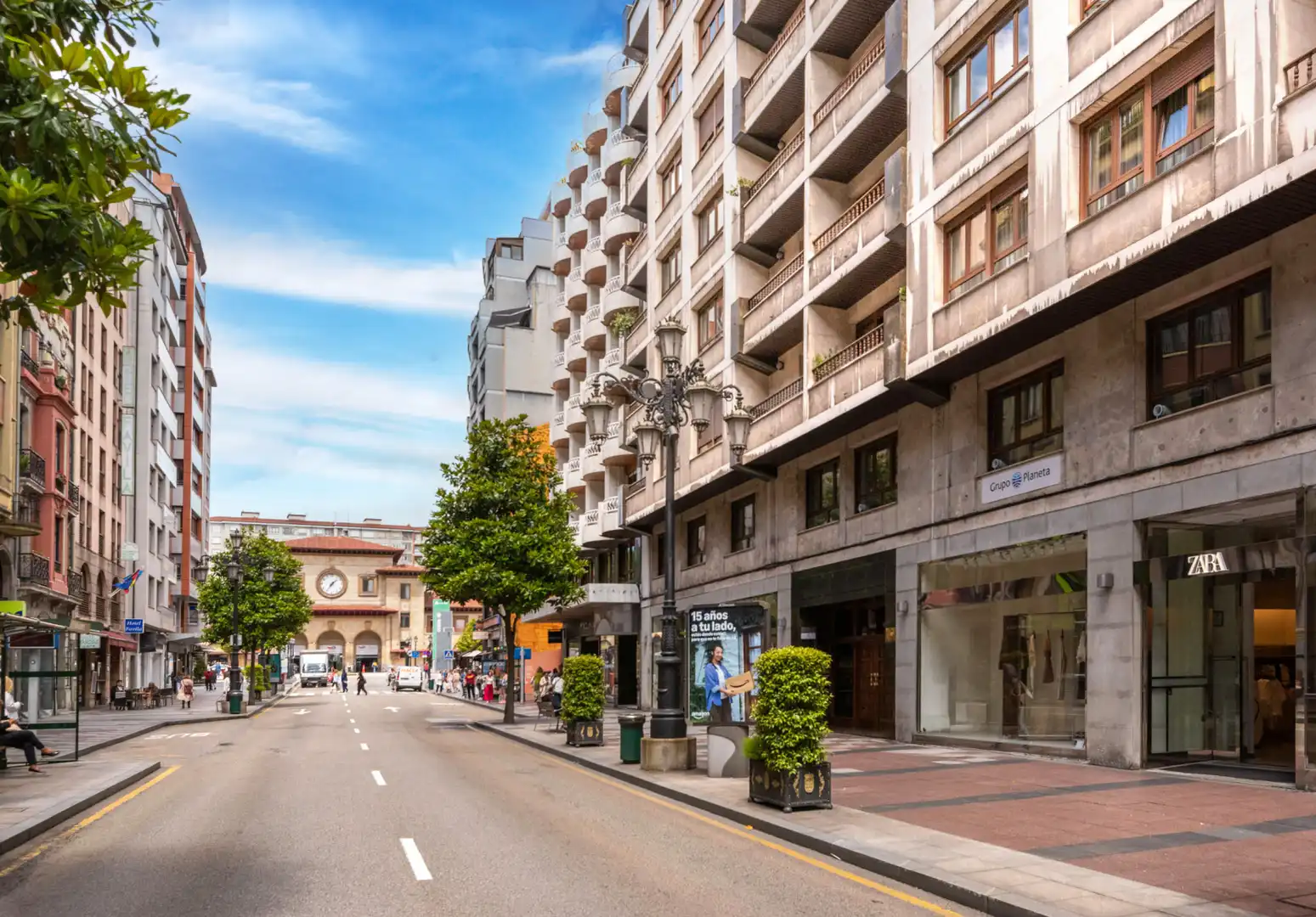 Außenansicht von Wohnung zum Verkauf in Oviedo  mit Heizung und Parkett