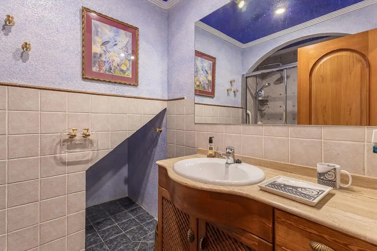 Baño de Casa o chalet en venta en Almuñécar con Aire acondicionado, Calefacción y Jardín privado