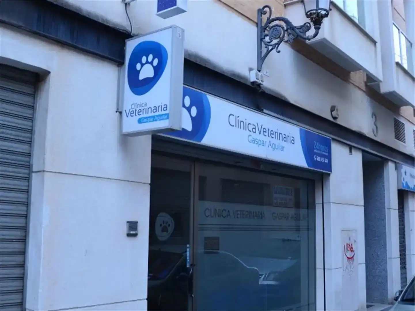 Exterior view of Commercial properties for rent in Valencia  with Air Conditioner
