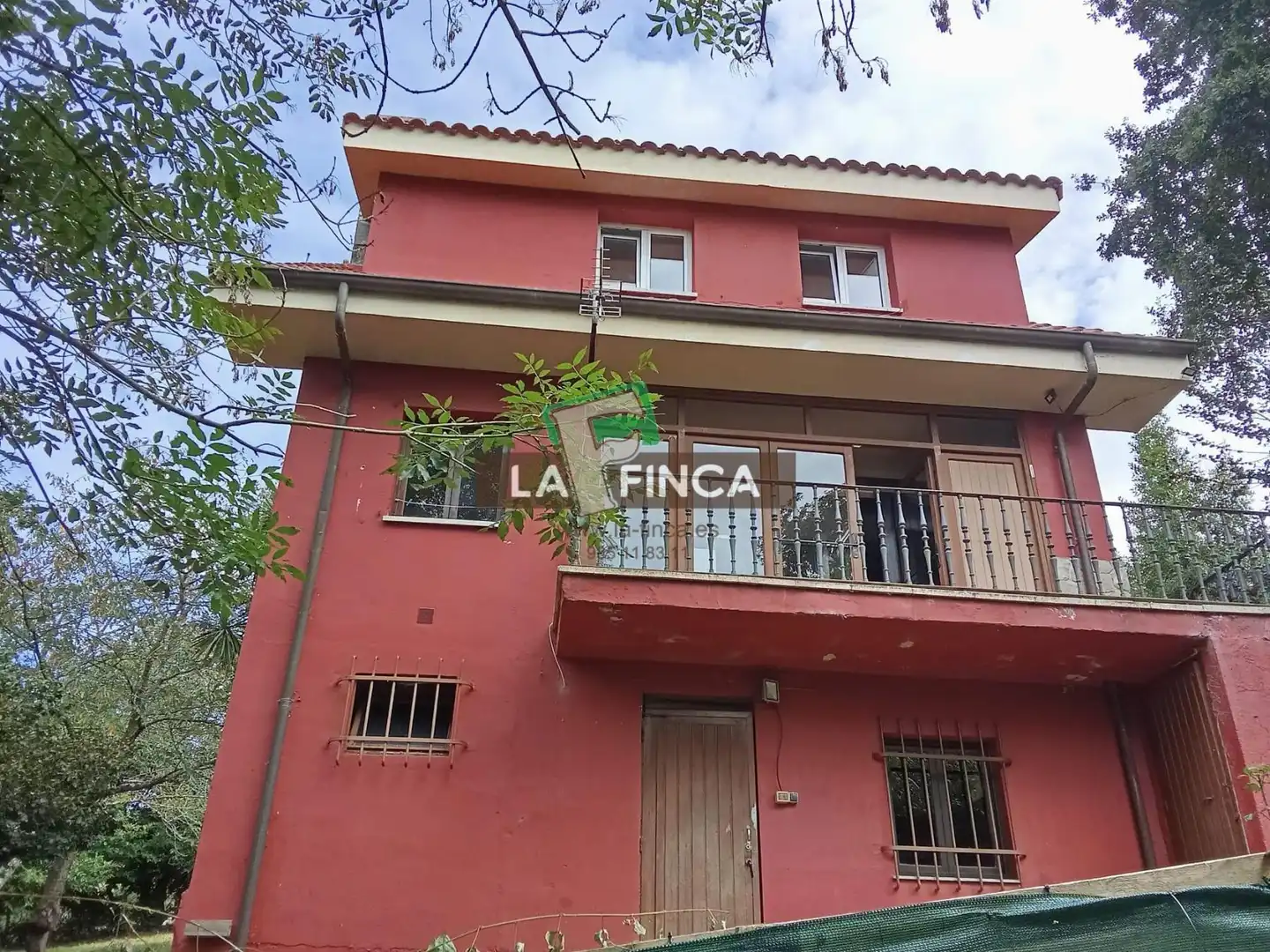 Vista exterior de Casa o chalet en venta en Noreña con Calefacción, Terraza y Trastero