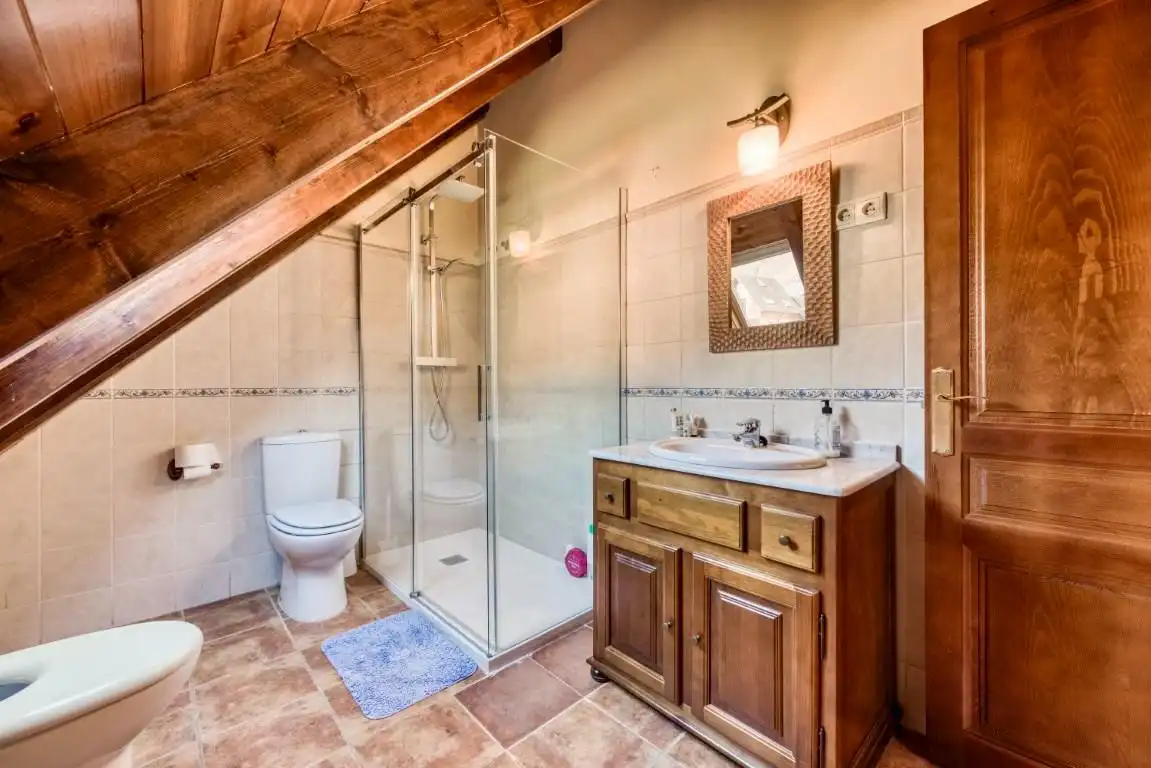 Bathroom of Flat for rent in Vielha e Mijaran  with Heating, Parquet flooring and Furnished