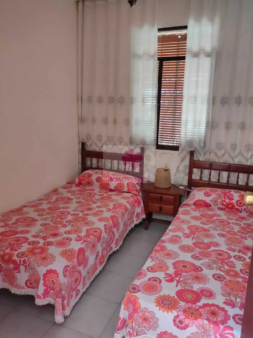 Dormitori de Casa o xalet en venda en Alanís amb Jardí privat, Terrassa i Traster