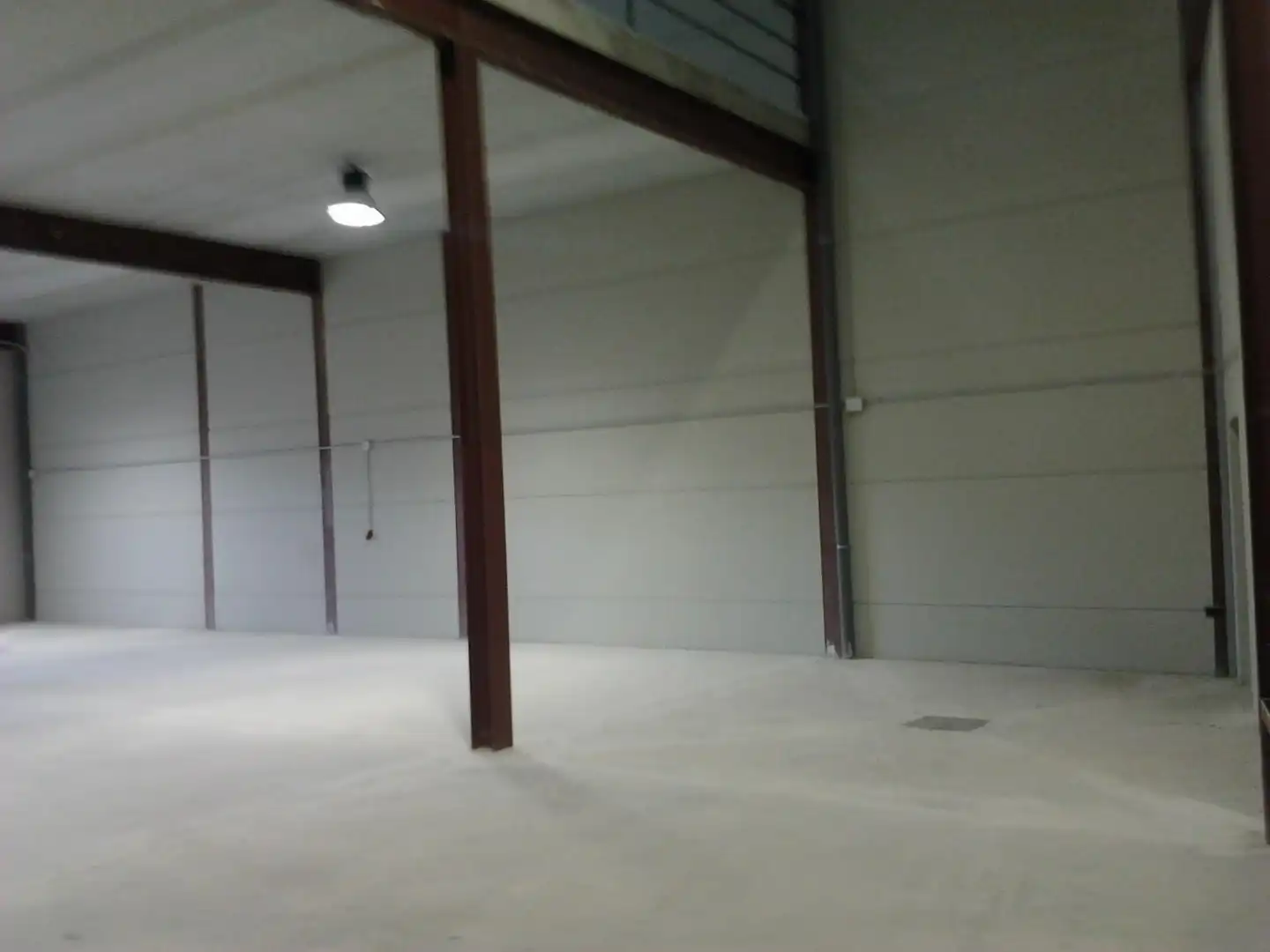 Fabrikhallen zur Miete in Aspe