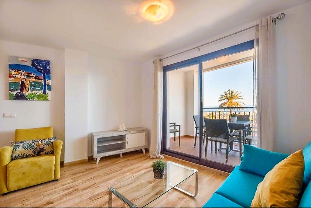 Sala d'estar de Dúplex en venda en Benalmádena amb Aire condicionat, Terrassa i Traster
