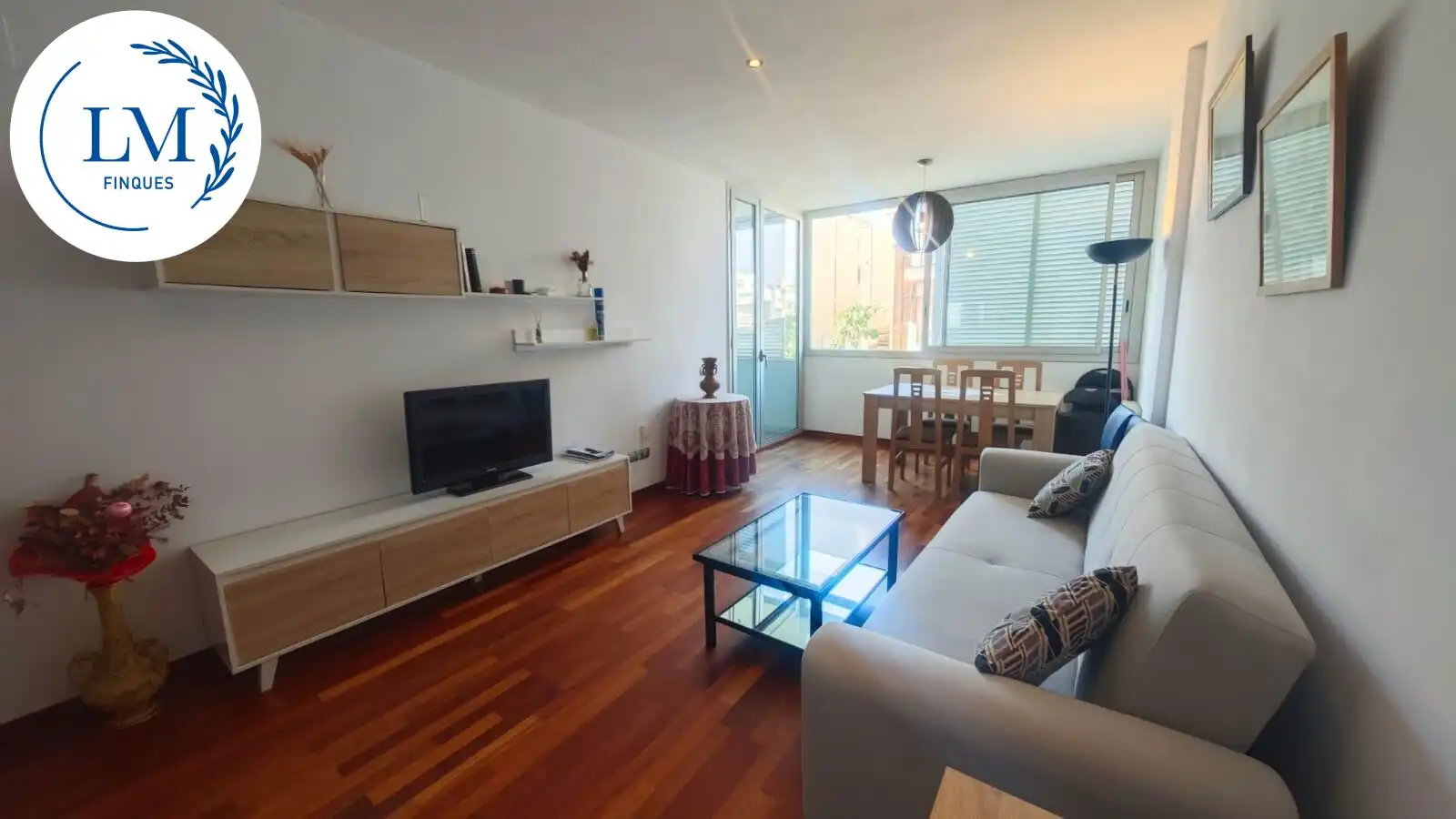 Sala d'estar de Pis en venda en Vilanova i la Geltrú amb Aire condicionat, Calefacció i Parquet