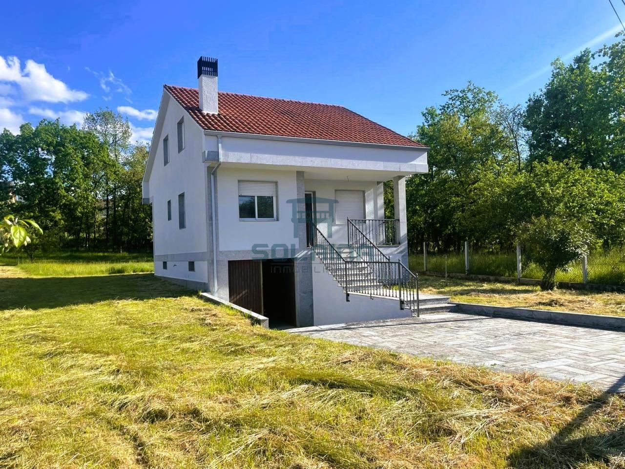 Exterior view of House or chalet for sale in San Cibrao das Viñas  with Private garden and Storage room