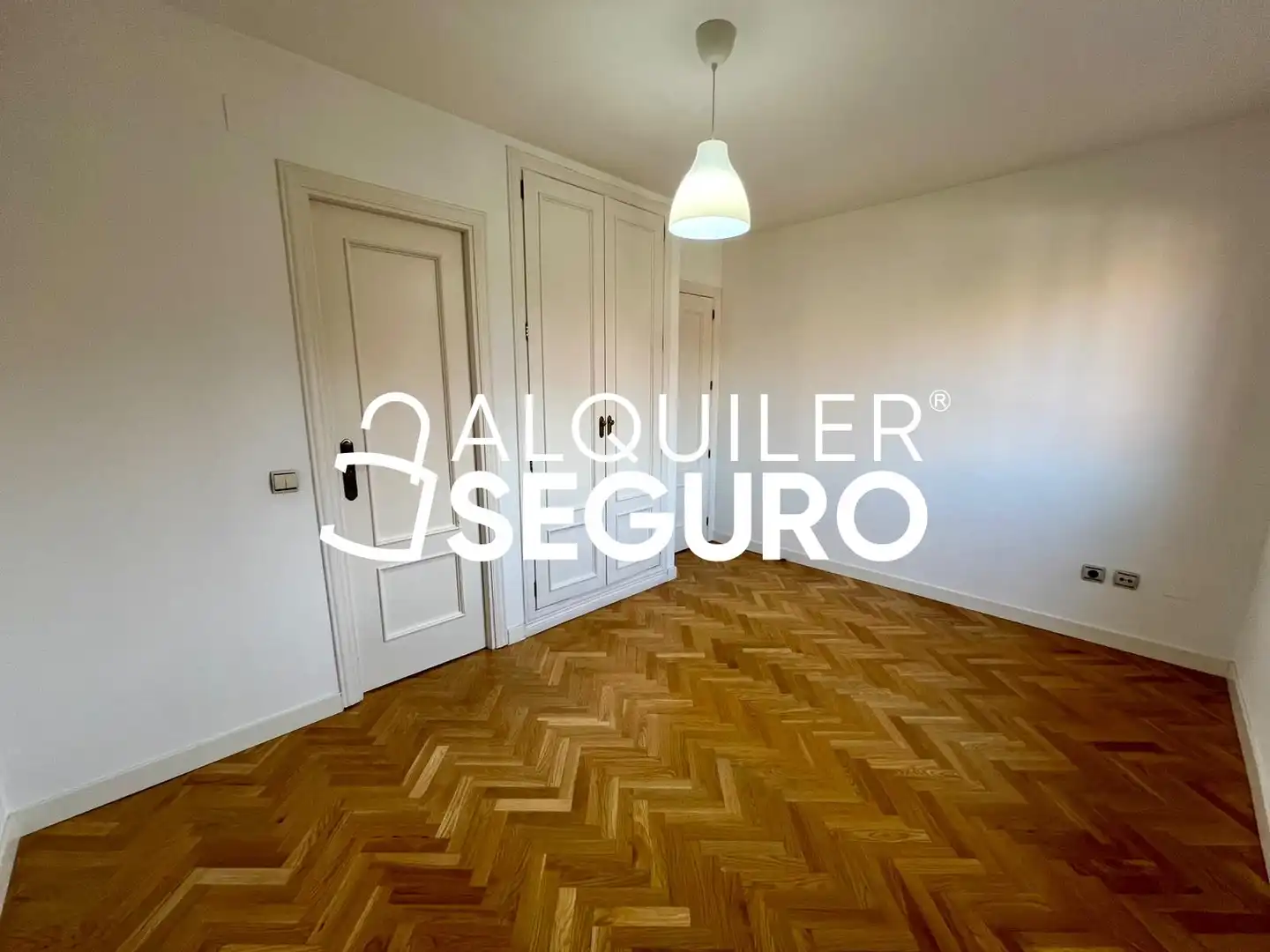 Bedroom of Flat for rent in Madrid  with Air Conditioner and Heating