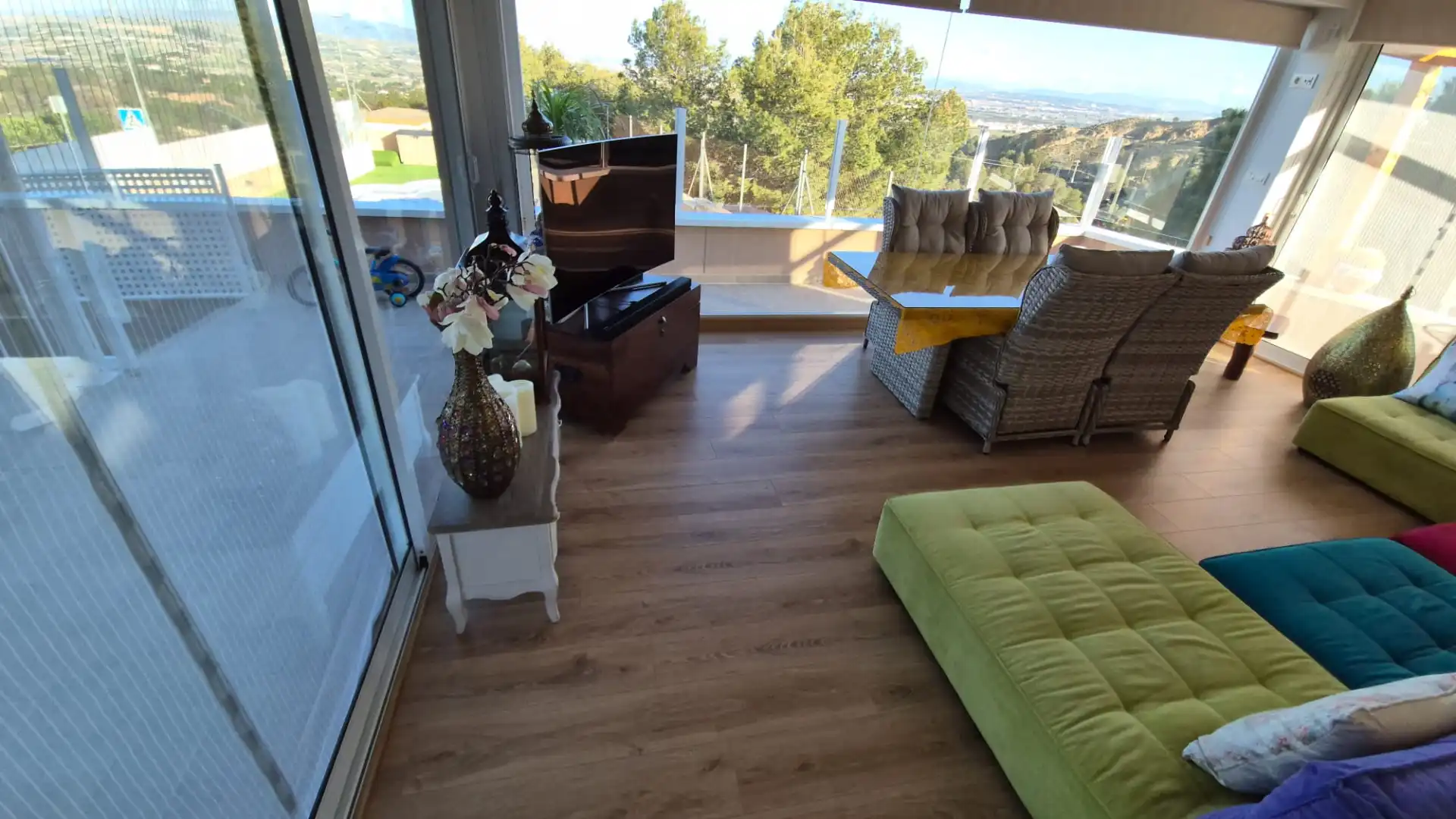 Sala d'estar de Casa adosada en venda en Murcia amb Aire condicionat, Jardí privat i Terrassa