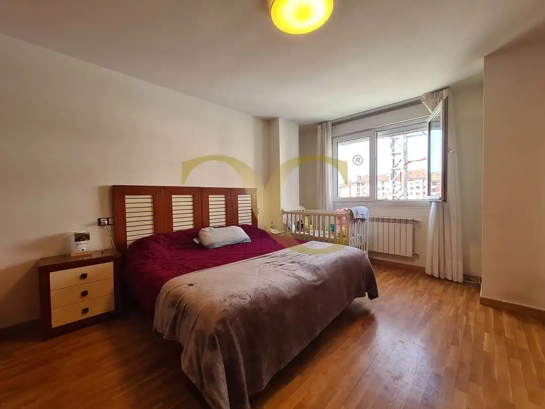 Schlafzimmer von Wohnung zum Verkauf in Siero mit Heizung, Terrasse und Abstellraum