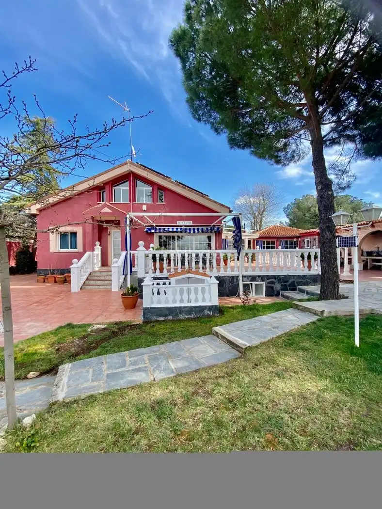 House with pool for sale in Calle Ronda de Manchester 290, imagen 15
